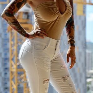 White Tushi “Summer Lites” with No Gap Technology